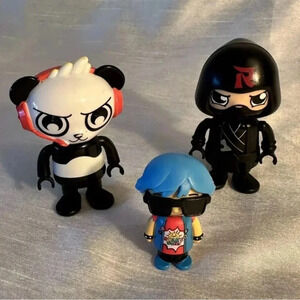 2/25$ Ryan’s World 3 Figurines